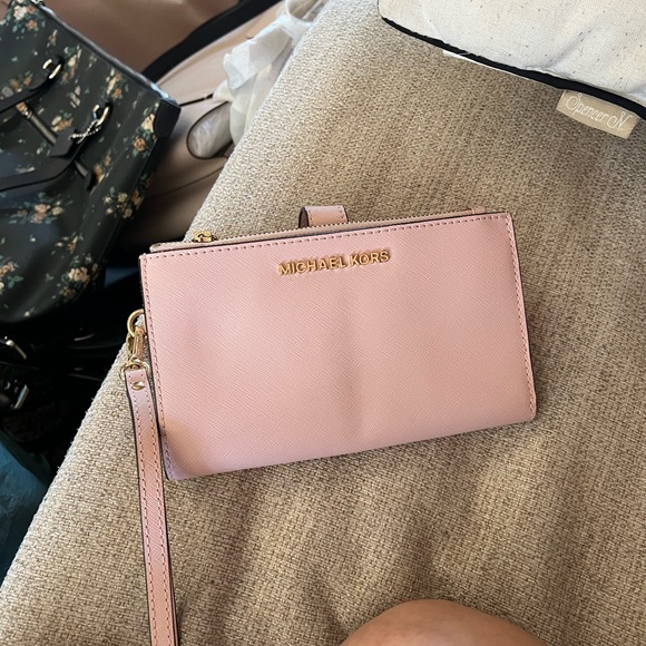 Kate Spade Light Pink Wallet - Picture 2 of 4